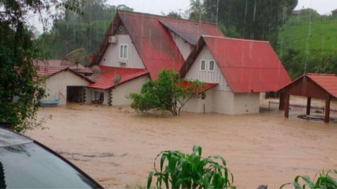 Número de Municípios em Emergência em Santa Catarina Sobe para Dez Após Chuvas Intensas