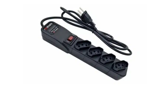 Filtro de linha TSSHARA com cinco tomadas e botão liga/desliga