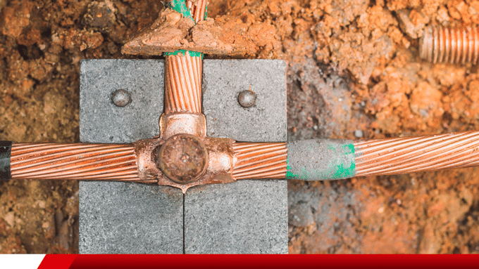Conexão de aterramento elétrico com condutor de cobre